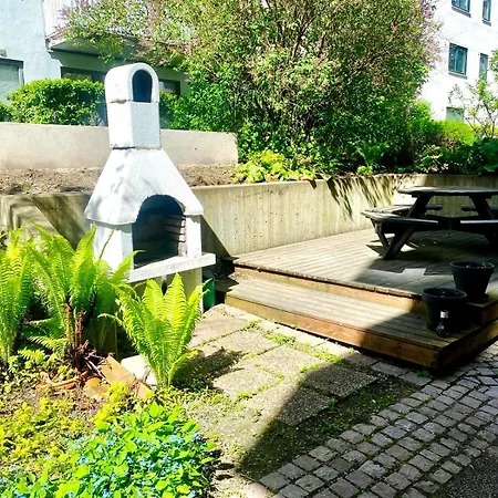 Center Flat With Balcony & Free Parking *