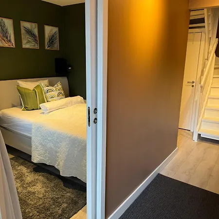 Ultracentral Duplex With Private Rooftop Terrace