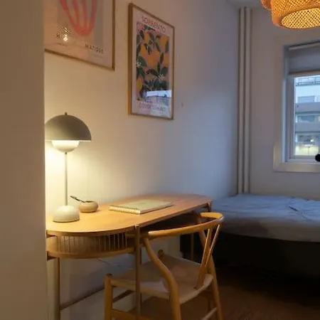 Apartment Tranquil And Cosy City With Balcony