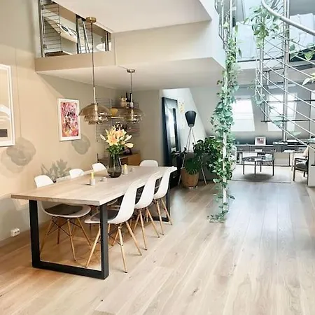 Penthouse With Unique Rooftop Terrace Lejlighed