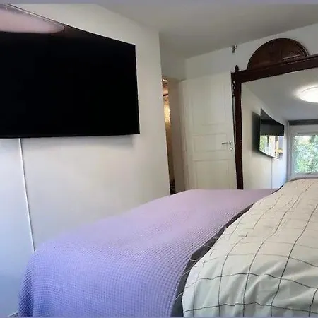 Homestay Privat Rom Med Dobbeltseng Sentralt Pa Grunerlokka Oslo