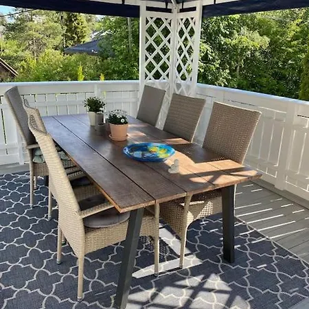 Flott Enebolig Med Kort Vei Til Sentrum Holiday home *