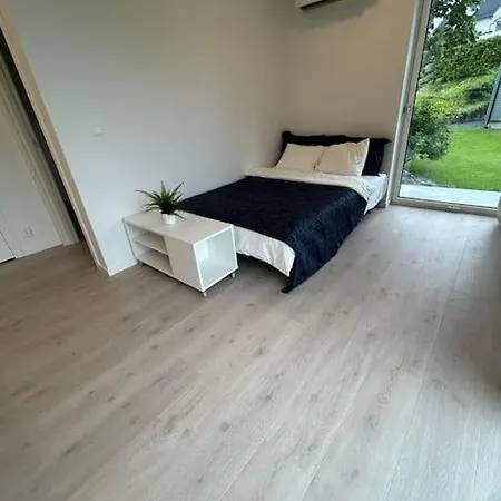 Apartment Lisas Apartment, Private New 1 Bedroom And 1 Living With Sofa Bed And Big Windows, Share With Nobody *