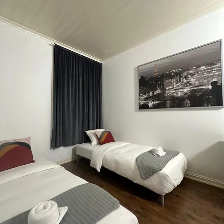 Central Park Guest house *
