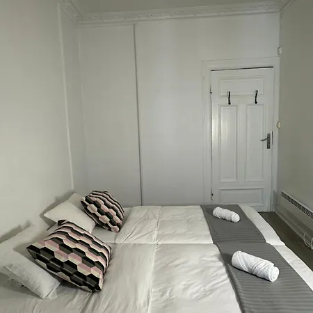 Legenda Guest house *