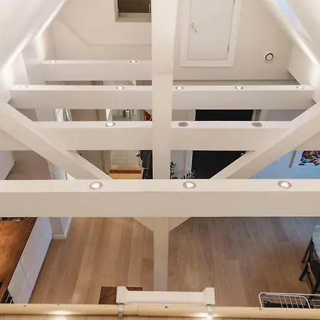 Modern 3-room Floor