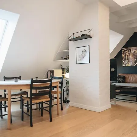 Modern 3-room Floor *
