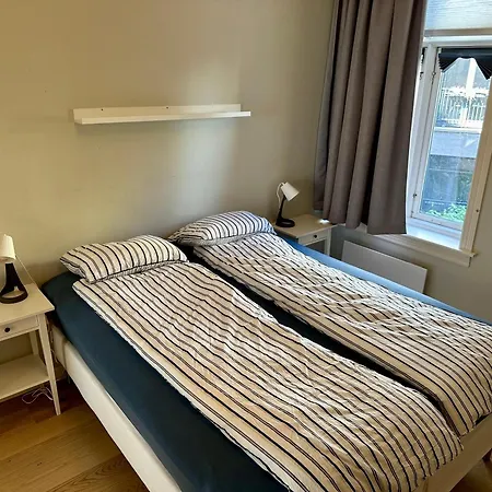 Classical 3 Bedroom, 2 Bath, Minutes From Royal Palace, Main Shopping Street, Restaurants & Downtown 公寓 奥斯陆