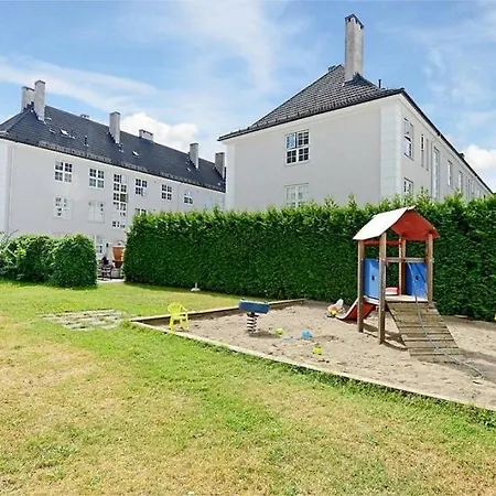 Modern 3-room Floor