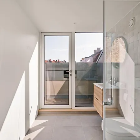 Dinbnb Gruenerlokka I Penthouse With Private Rooftop I 2-bedroom With Double Queen & 2 Bathrooms Apartment *