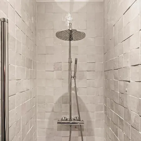 Dinbnb Gruenerlokka I Penthouse With Private Rooftop I 2-bedroom With Double Queen & 2 Bathrooms Apartment *