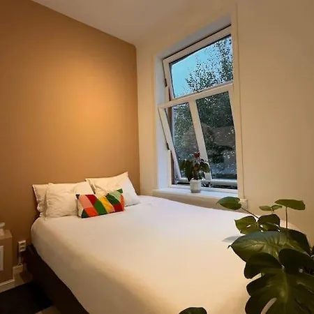 & Modern 2br Apt, 4min Subway To Apartment