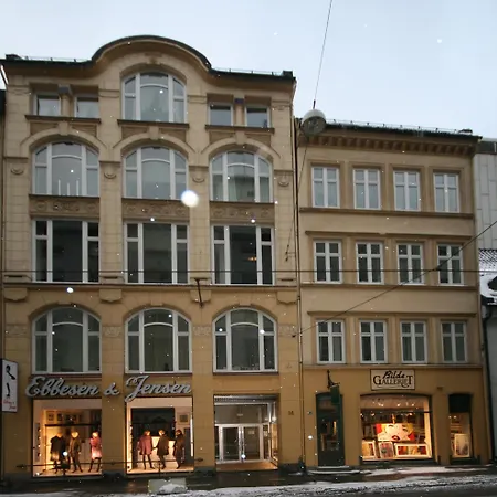 Liten Perle Midt I Sentrum Apartment