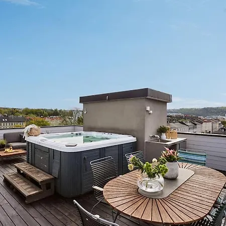 Penthouse In Apartment *