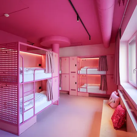 Hostel Bunks At Rode