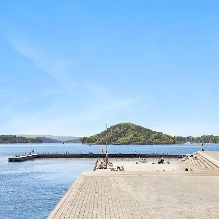 Waterfront Fjord View, Office, 2 Bedroom Lux Apt, Parking On-site Apartment