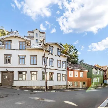 Romslig Og Moderne I Apartment