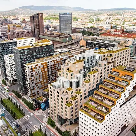 Apartment Romslig Og Moderne I *
