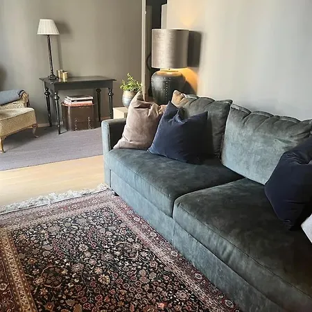 M&b Small Family - Close To Airport Express Station *