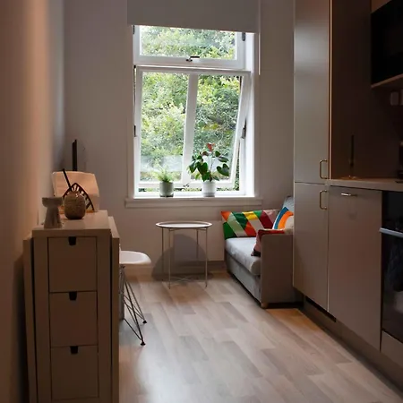 & Modern 2br Apt, 4min Subway To * Oslo