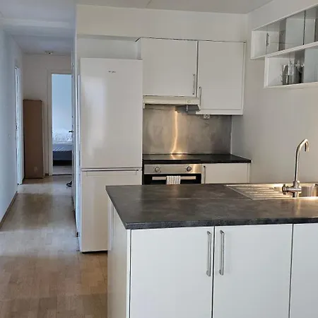 4 Bedrooom Apartment *
