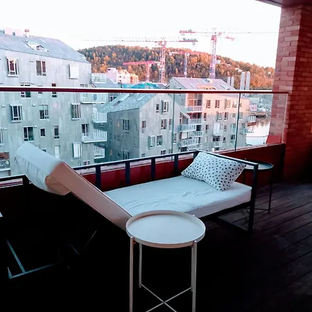 Seaview 2 Single Beds Luxury Station- *