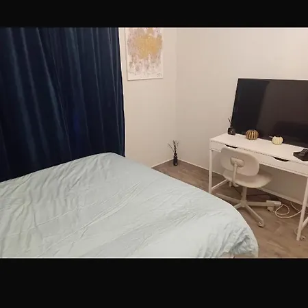 Toyen House-gronland Bussterminal Apartment *