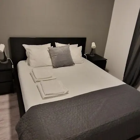 Modern And Apartment, 6 Mins To Apartment *