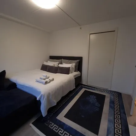 Penthouse Apartment *