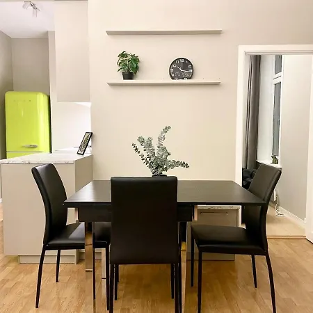 4 Bed Riverside