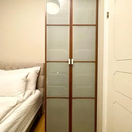 アパート 4 Bed Riverside *