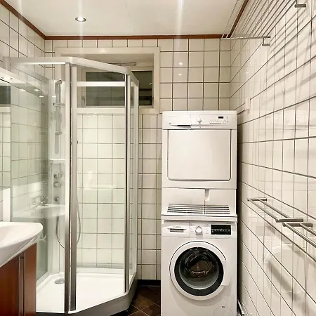 4 Bed Riverside アパート *