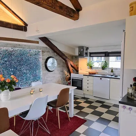 Super 2 Story Penthouse, 3 Bedroom 104m2 *