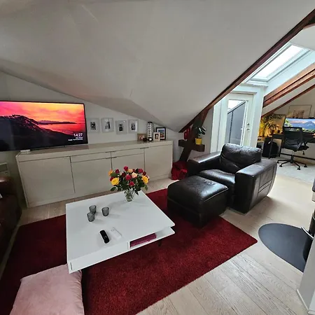 Super 2 Story Penthouse, 3 Bedroom 104m2 * Oslo