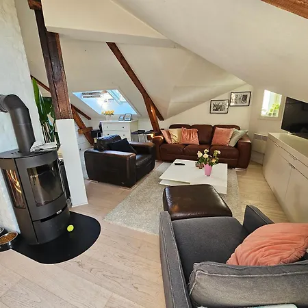 Super 2 Story Penthouse, 3 Bedroom 104m2