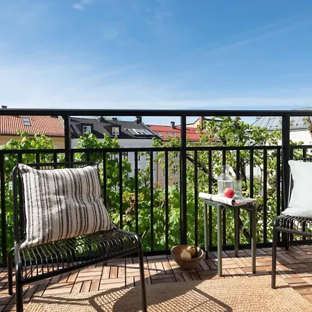 Super 2 Story Penthouse, 3 Bedroom 104m2 Apartament