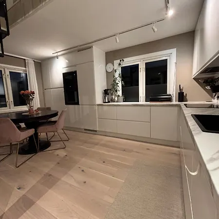 شقة Charming Near The Woods With Parking *