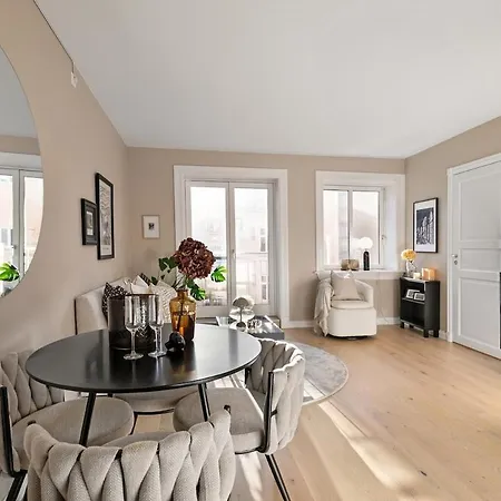 In The Heart Of At Majorstuen Apartment