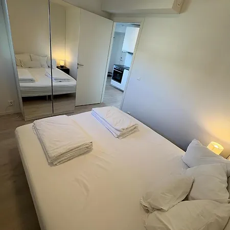 Apartment Lisas Apartment, Private New 1 Bedroom And 1 Living With Sofa Bed And Big Windows, Share With Nobody *