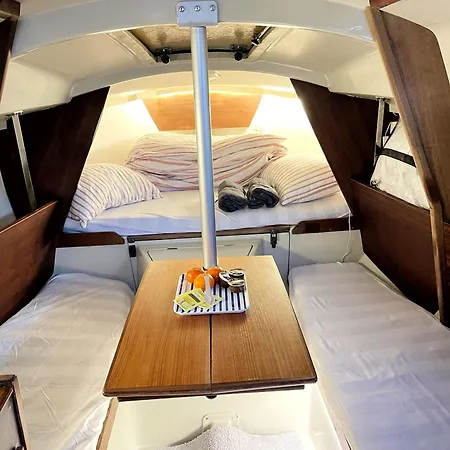 Hotel en barco Yacht Albin 79 *