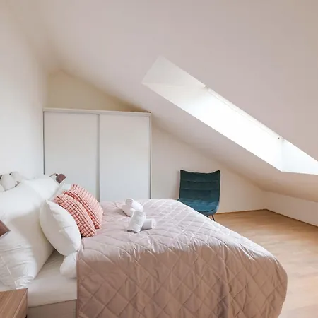 Apartment Dinbnb L Tollbugata Retreat L Rooftop L Smart-tv L 6 Guests *