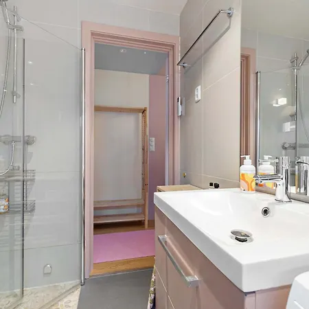 Dinbnb L 1 Min To Mathallen I Backyard I 24l7 Check-in