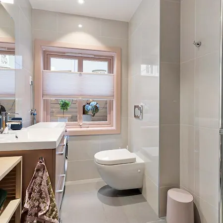 Dinbnb L 1 Min To Mathallen I Backyard I 24l7 Check-in *
