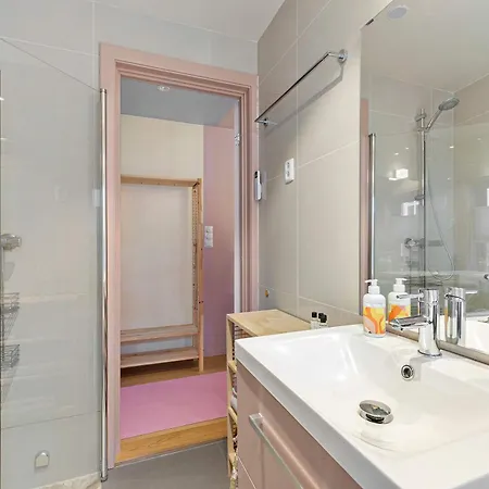 Dinbnb L 1 Min To Mathallen I Backyard I 24l7 Check-in Apartamento