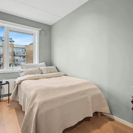 Modern 3 Bedroom - 4 Minute Walk From Metro - Floor Baclony View Daire *