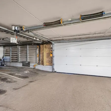 Modern 3 Bedroom - 4 Minute Walk From Metro - Floor Baclony View Daire Oslo