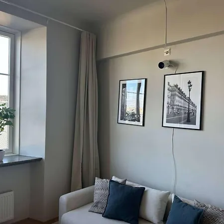 Dinbnb L Cozy Modern In - 1 Min To Tram Apartment
