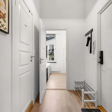 Dinbnb L Stylish - Fireplace & Balcony In Apartment *