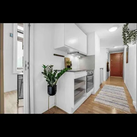 Homestay Small With Smart Solution In Of Only 2 Km From The Station