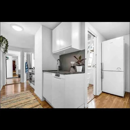 Homestay Small With Smart Solution In Of Only 2 Km From The Station